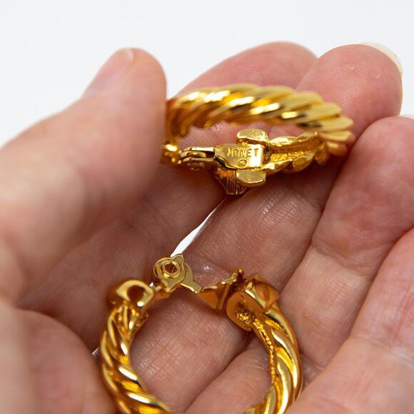 Vintage Monet Hoop Earrings Clip On Gold Tone Dangle Rope Twist Texture Braid 1" - Picture 6 of 7